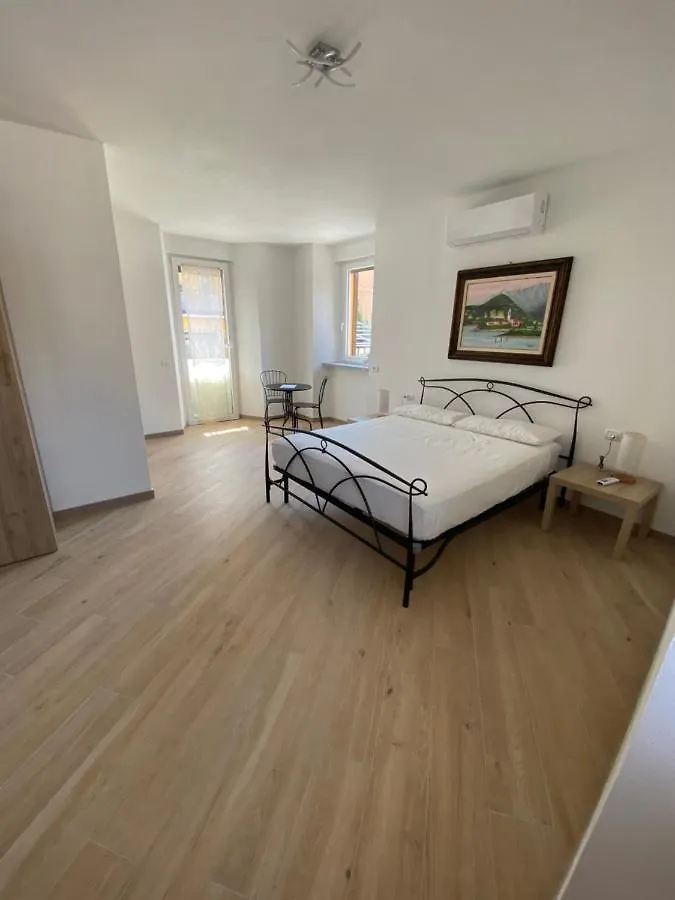 Guest house Around Lago Maggiore Rooms Reno Di Leggiuno Italy