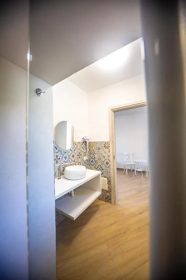 Around Lago Maggiore Rooms Reno Di Leggiuno Guest house