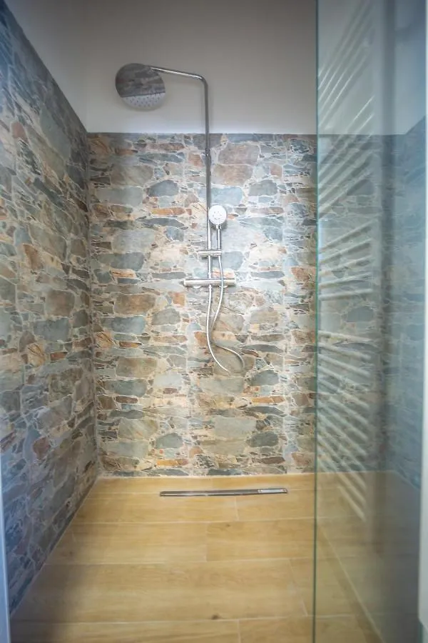 Around Lago Maggiore Rooms Reno Di Leggiuno Guest house