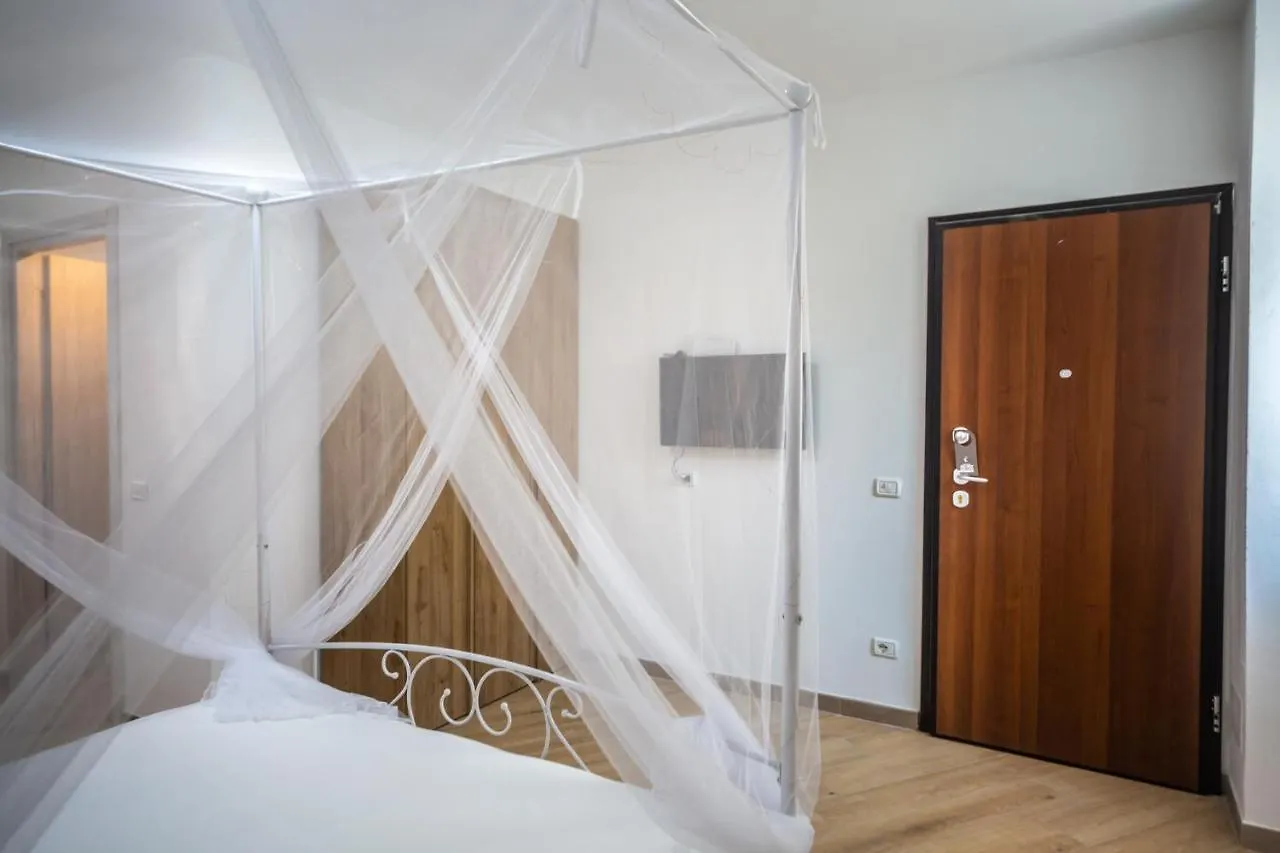 Guest house Around Lago Maggiore Rooms Reno Di Leggiuno Italy